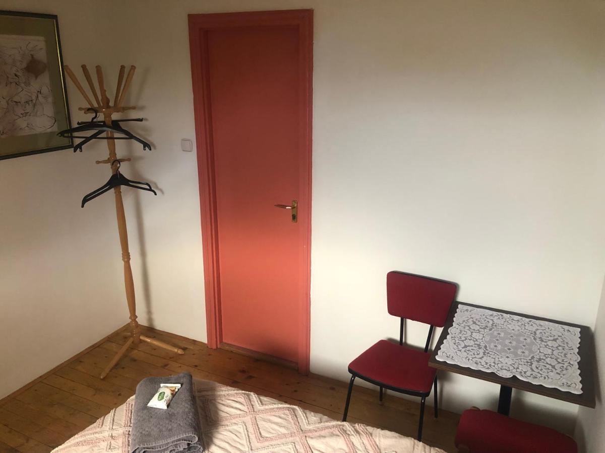 R&B Vendégház Balatonakarattya Exterior foto